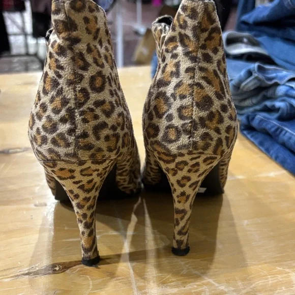 Intel Leopard Pattern Ankle Booties - Picture 6 of 6
